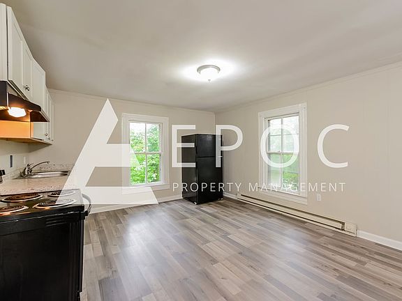 2nd image of 1114 Sharon St