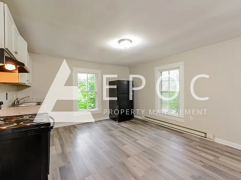 1114 Sharon St — Photo 3