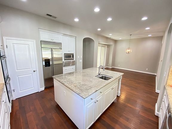 5th image of 933 Saddlehorn Ct
