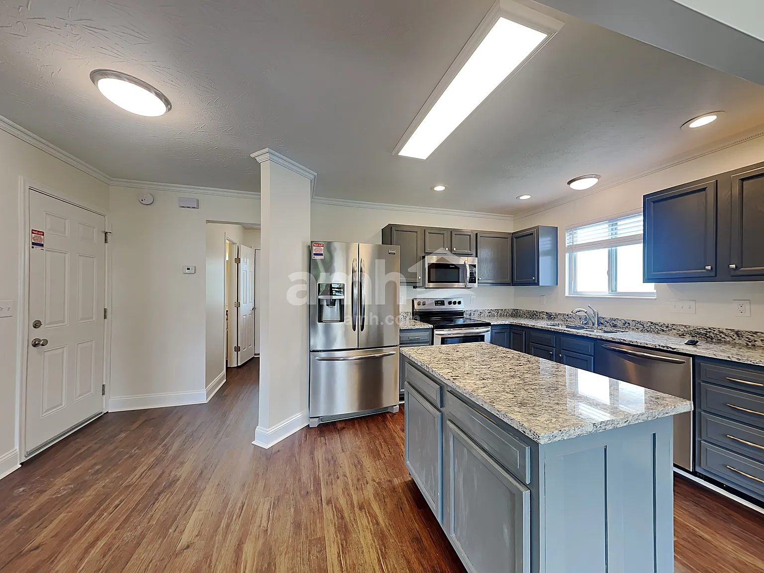 4 bed, 2.5 bath, 1788 sqft, $2,390 — Photo 3