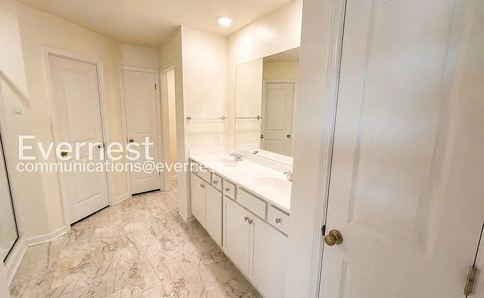 2370 Tournament Dr — Photo 8