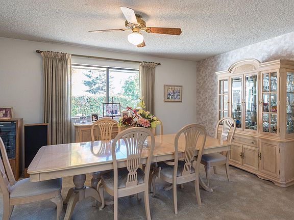 4th image of 5272 N Maroa Ave