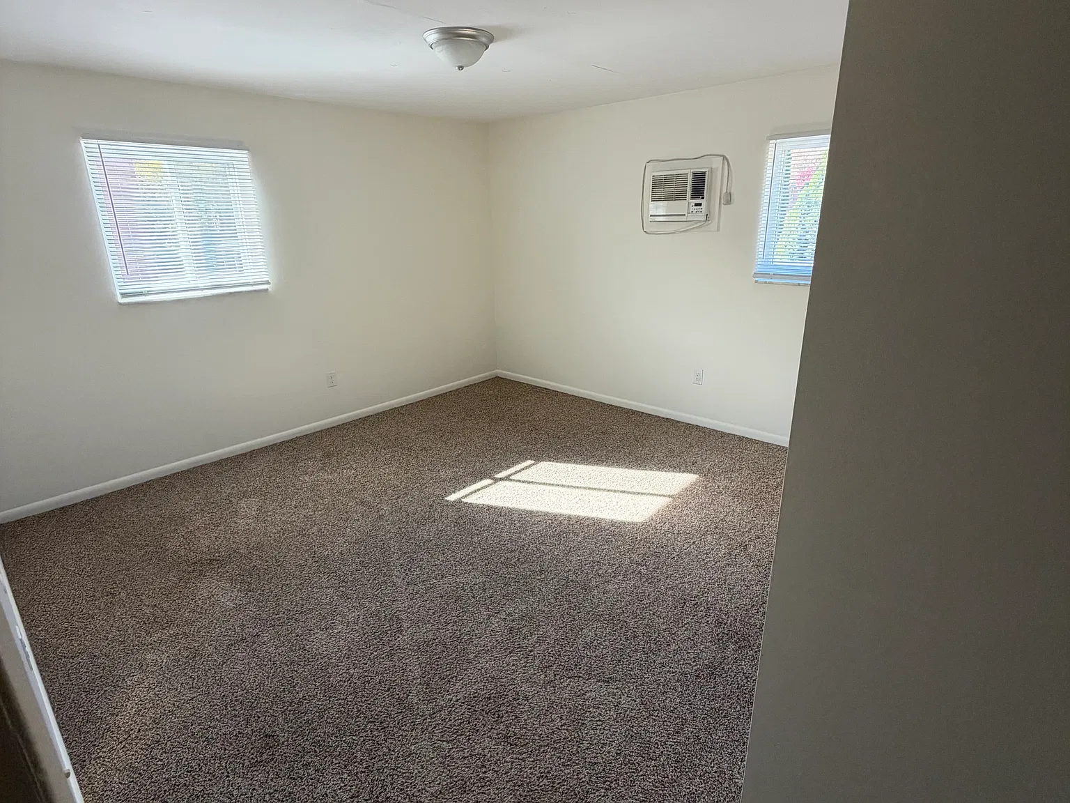 2 bed, 900 sqft, $825 — Photo 4