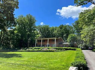 10511 William Terry Dr, Vienna, VA 22181