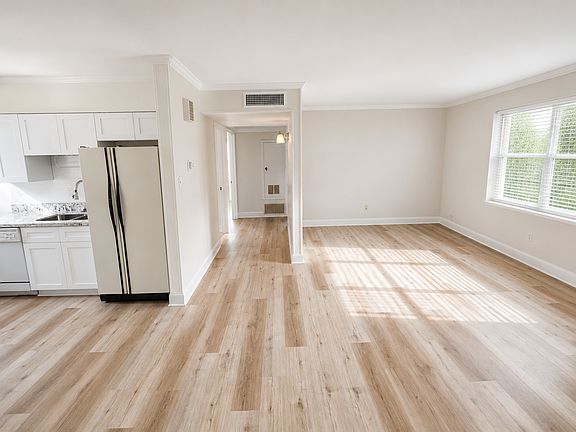 2nd image of 1615 Demosthenes St APT A