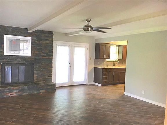 3rd image of 3412 Manordale Ct