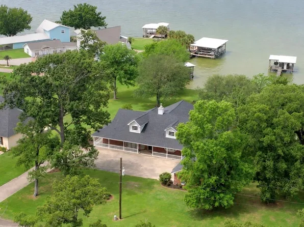 322 Buffalo Ct, Livingston, TX 77351