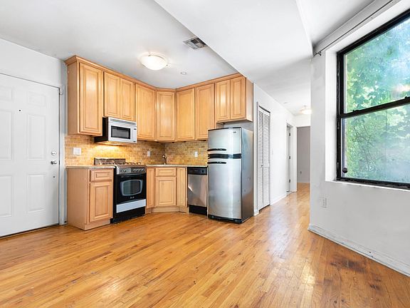 5th image of 79 Crescent Ave APT 2