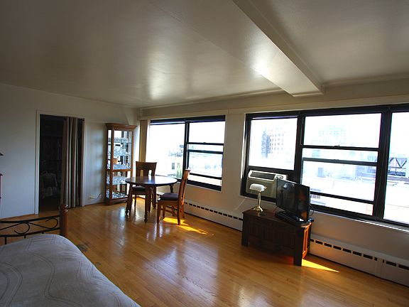 4th image of 3410 N Lake Shore Dr #16J
