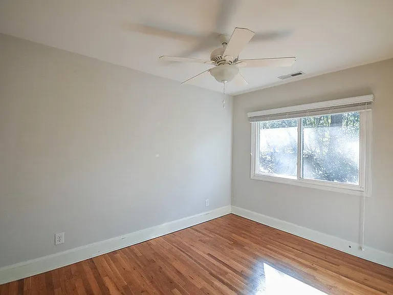190 Midland Rd — Photo 11