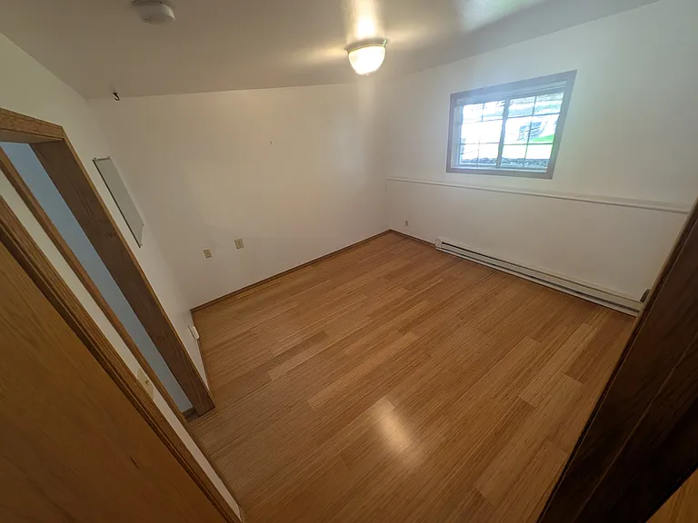106 Spruce Ct — Photo 8