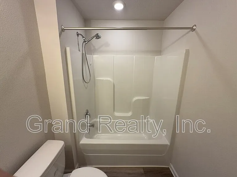 5431 Peach Dr — Photo 19