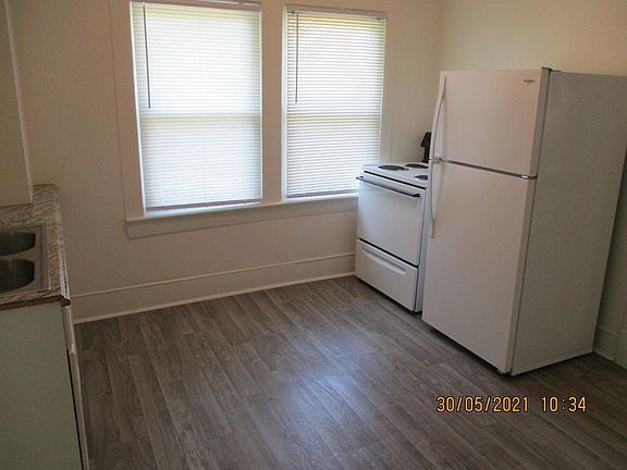 4th image of 2930 E Market St