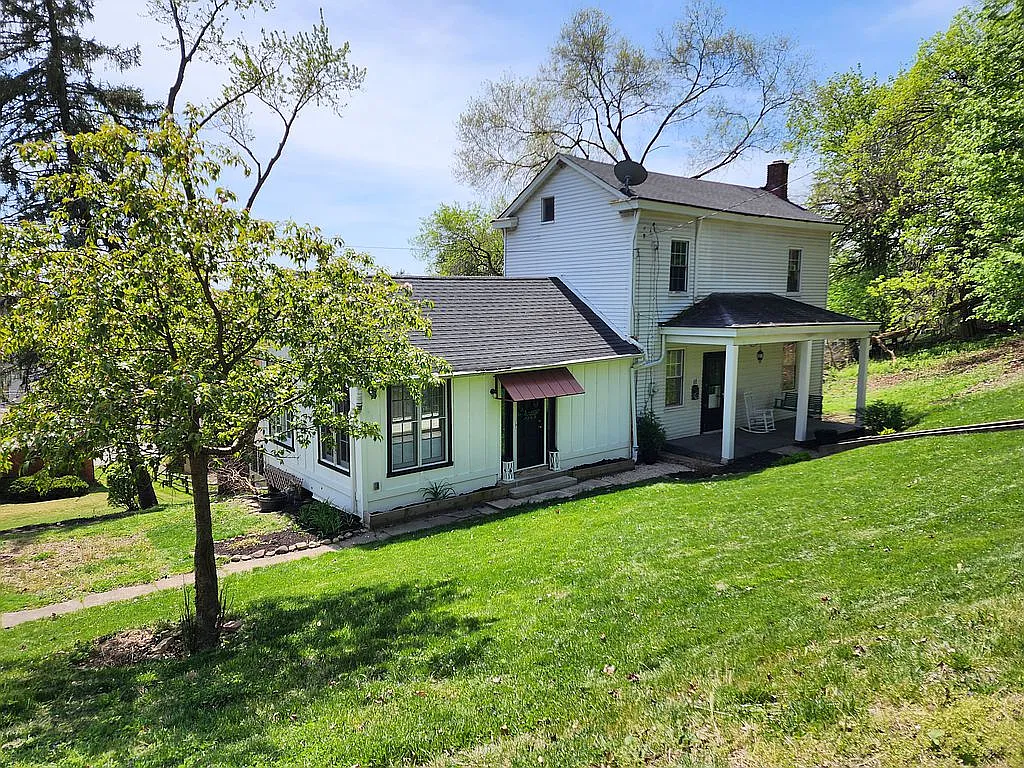 11 Volta St photo 1