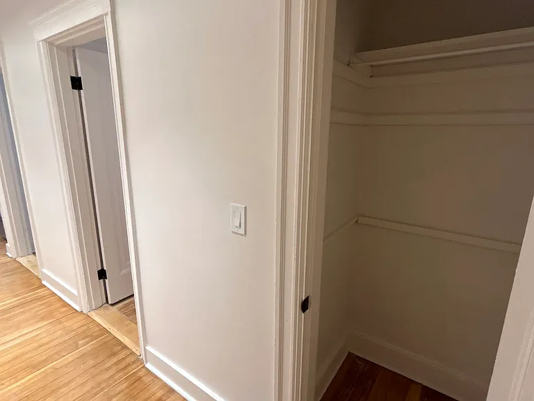109 Montgomery St #2 — Photo 42