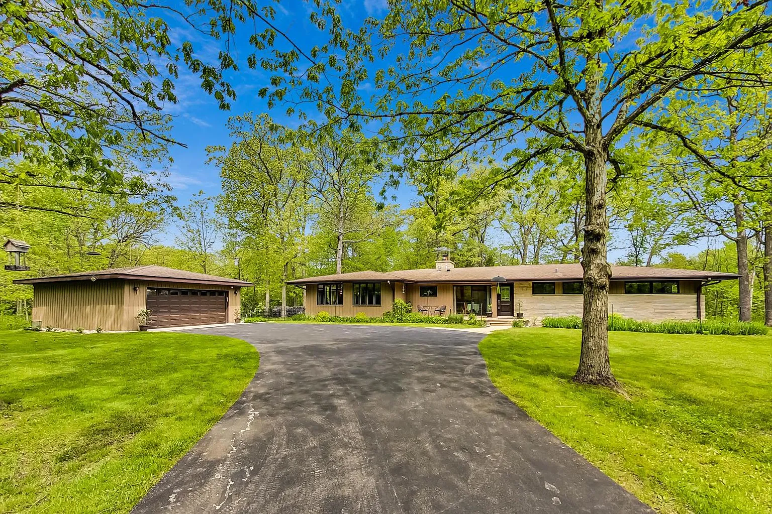 2670 Forest Glen Trl photo 1