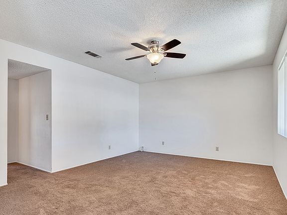 5th image of 592 Toledo Dr