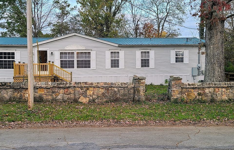 1st image of 160 12th St
