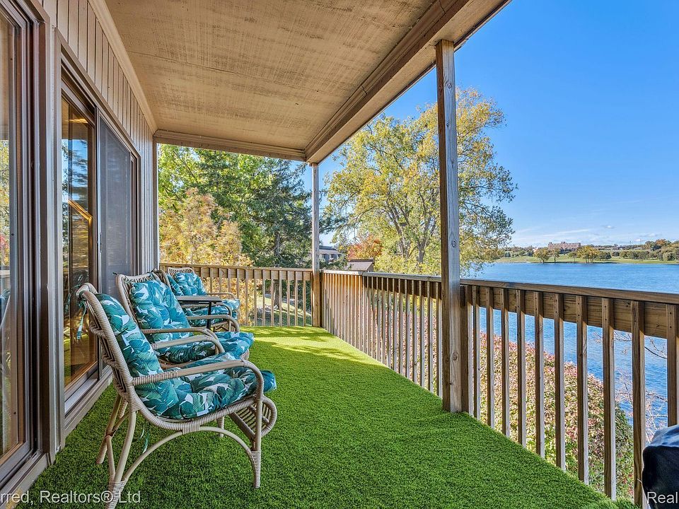 1st image of 851 Cliffs Dr APT 201-C