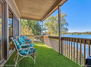 851 Cliffs Dr APT 201-C, Ypsilanti, MI 48198