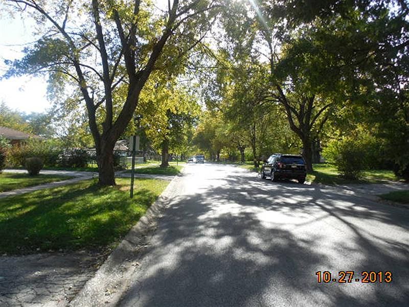2nd image of 16068 Richmond Ave