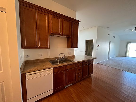 5th image of 965 Keenan Ln