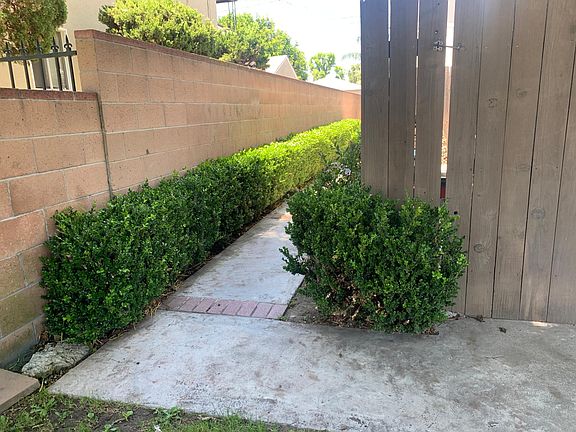 3rd image of 1307 W Alameda Ave