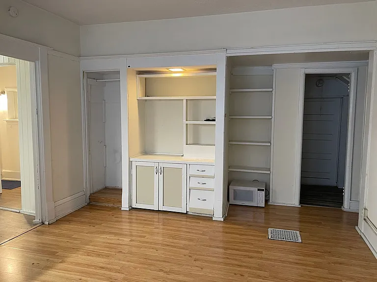712 W Illinois St — Photo 9