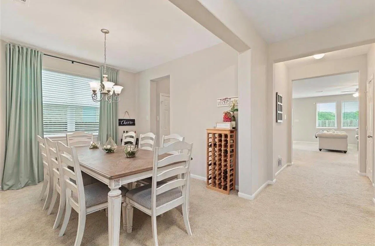 4 bed, 3.5 bath, 2866 sqft, $2,550 — Photo 4