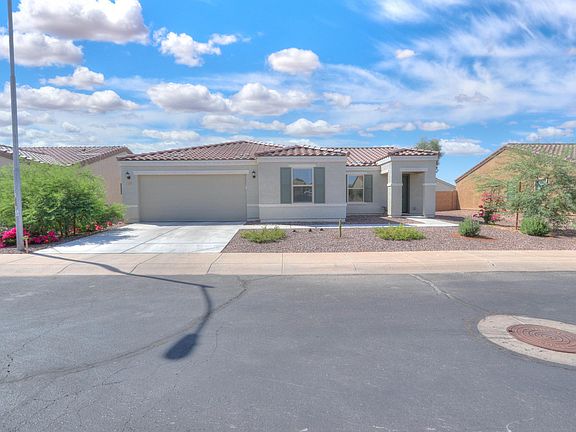 2nd image of 1529 E Desert Breeze Dr
