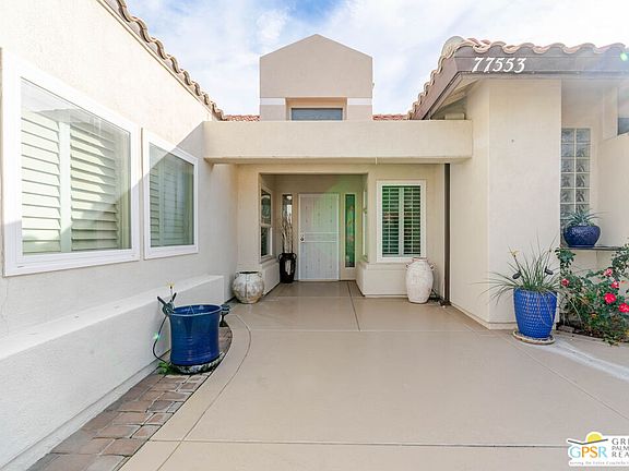 3rd image of 77553 Carinda Ct