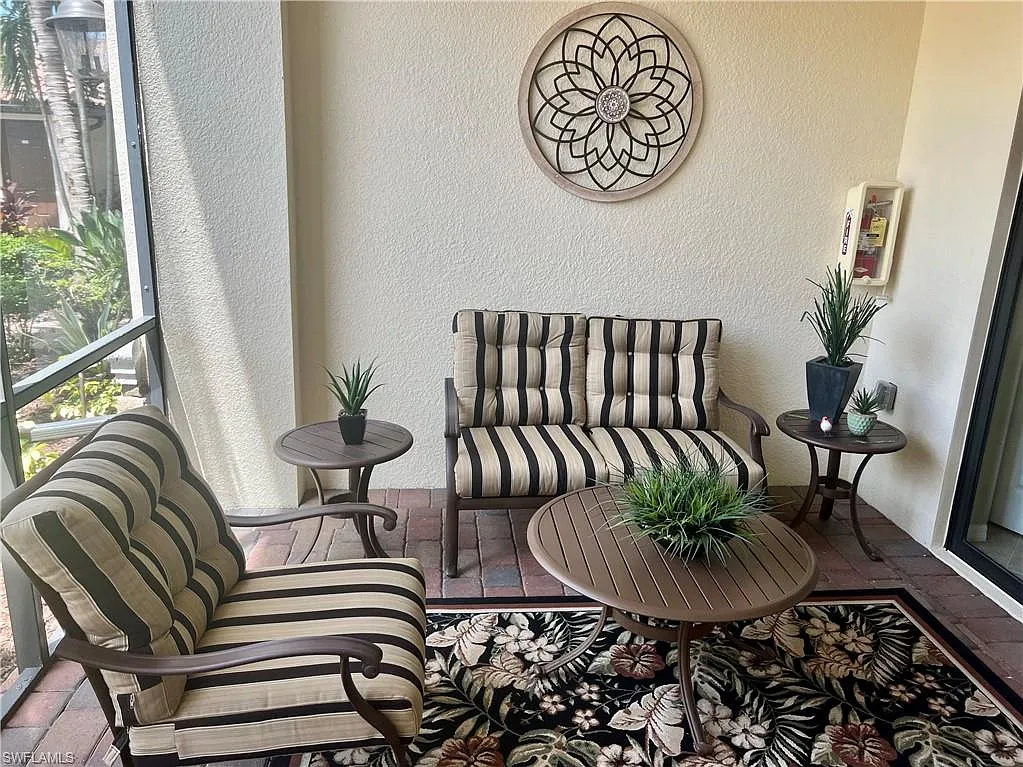 2 bed, 2.0 bath, 1454 sqft, $7,500 — Photo 3