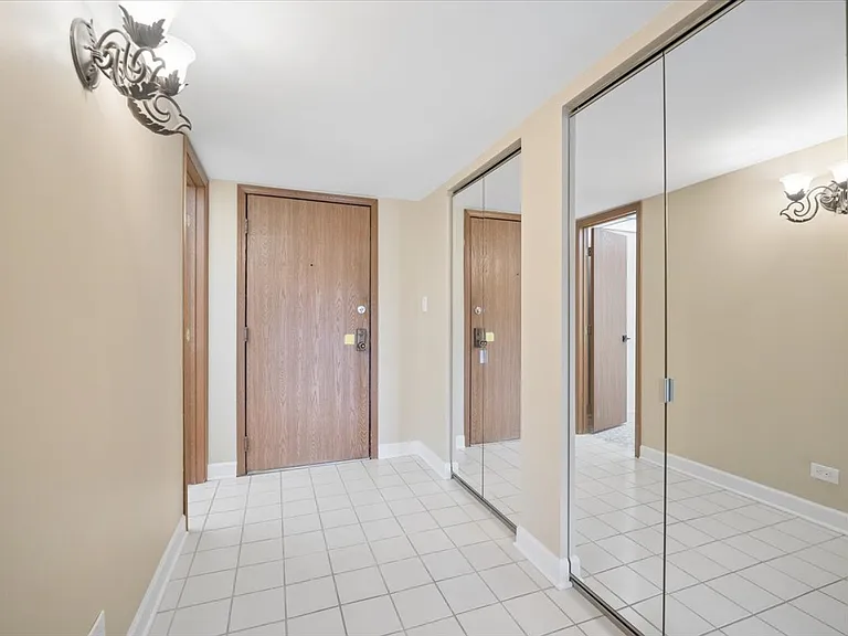 475 Plum Creek Dr #206 — Photo 5
