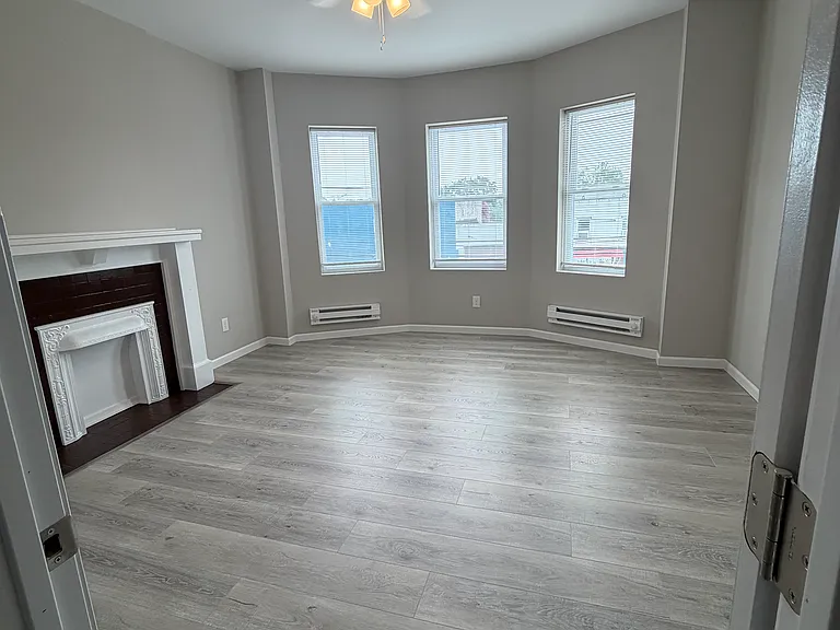 537 W Olney Ave #2 — Photo 8