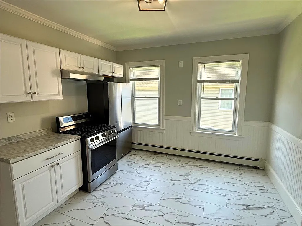 3 bed, 1275 sqft, $2,500 — Photo 3