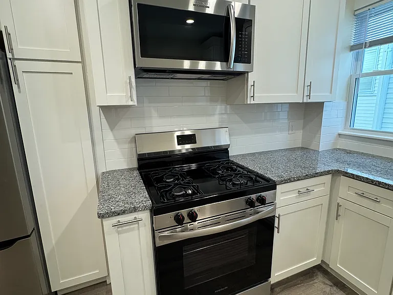 35 George St #2 — Photo 9