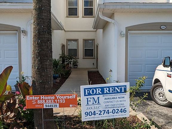 3rd image of 530 Devon Cir