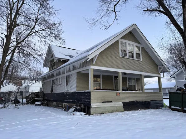 402 N 3rd St, Muscoda, WI 53573