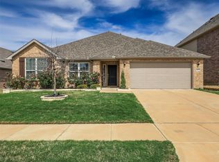2809 Ranger Ln, Aubrey, TX 76227