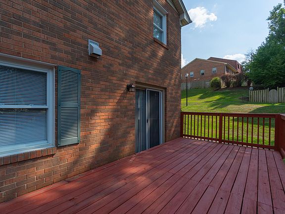 5th image of 9523 Hagel Cir