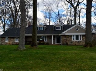 4591 W Point Dr, Fairview Park, OH 44126