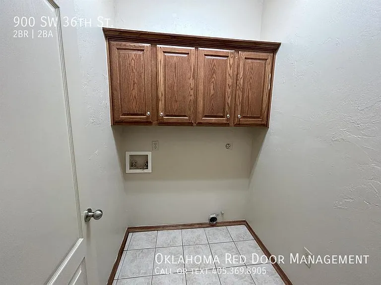 900 SW 36th St — Photo 12