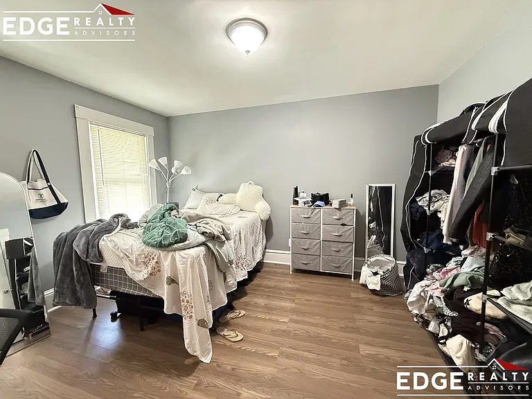 81 Alder St #B — Photo 5