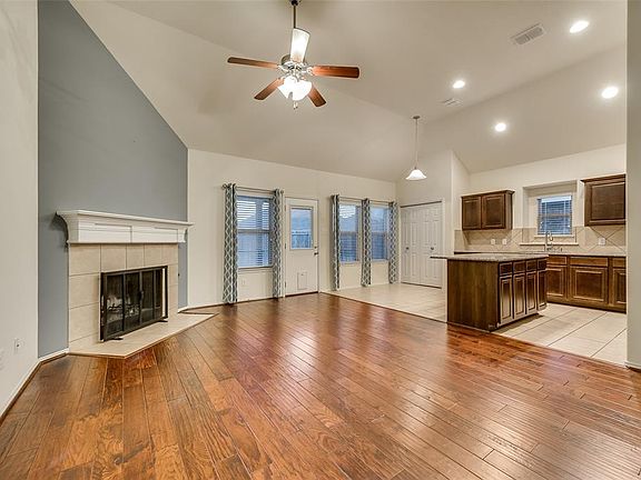 2nd image of 1208 Villa Paloma Blvd