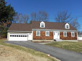 62 Memorial Dr, Manchester, NH 03103