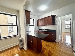 21-36 Crescent St #5 — Photo 3