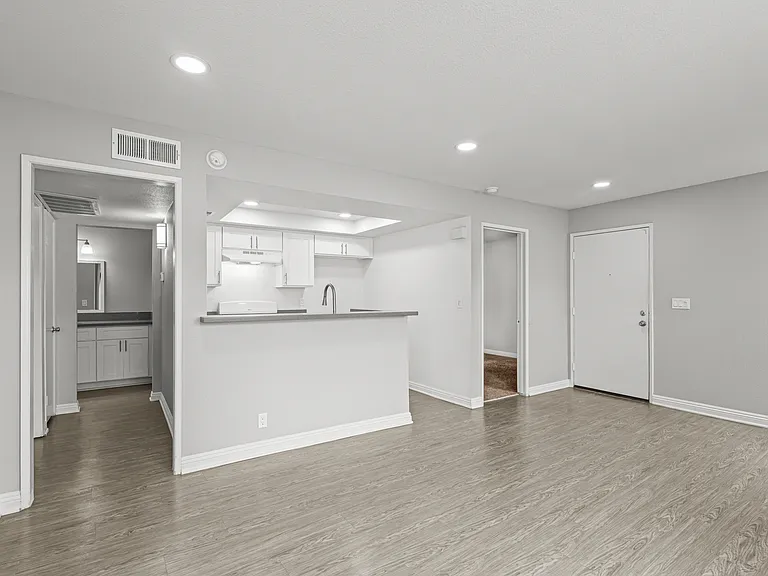Cerro Vista Apartments — Photo 3
