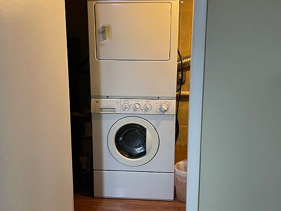 5th image of 1107 Regina Dr