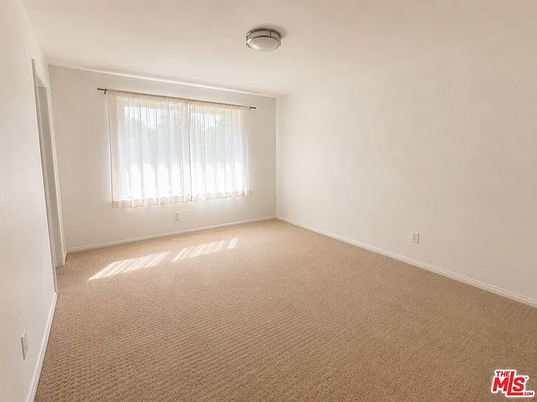 12245 Shady Hollow Ln — Photo 15
