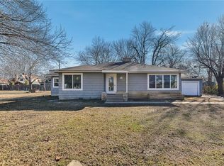 703 S Overlook Dr, Coffeyville, KS 67337